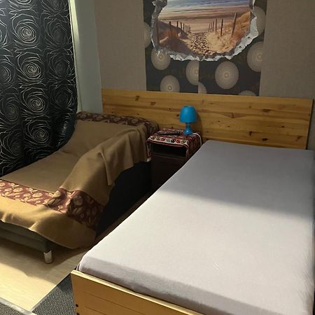 Hipokratios 3 Zimmer Mit Gemeinschaft Wc Fürth Exterior foto