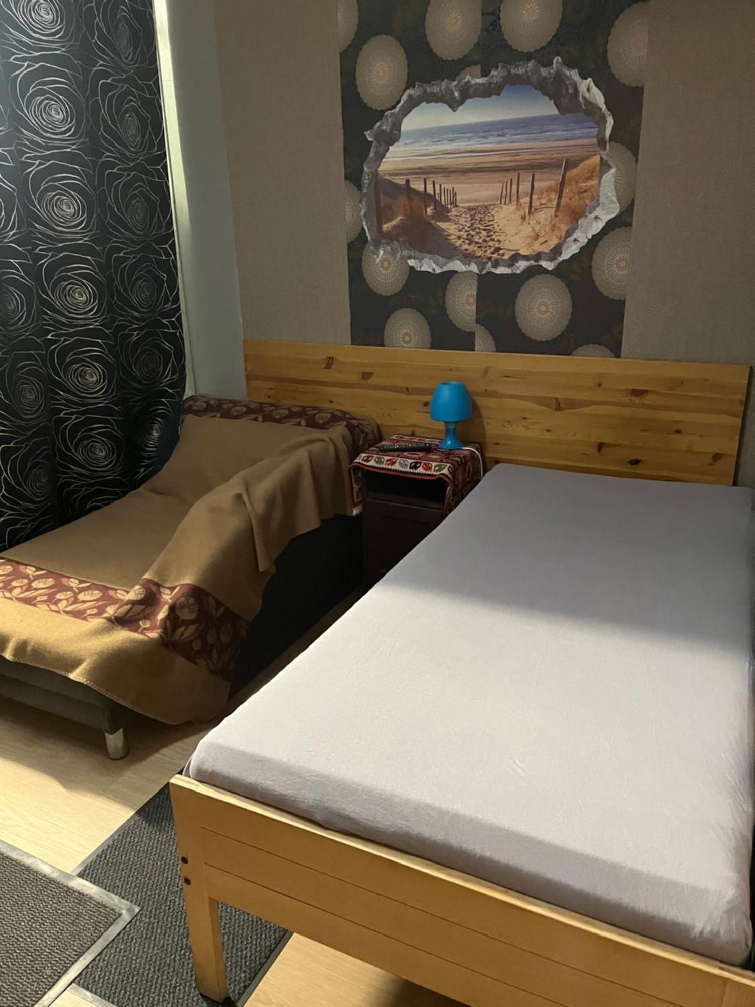 Hipokratios 3 Zimmer Mit Gemeinschaft Wc Fürth Exterior foto